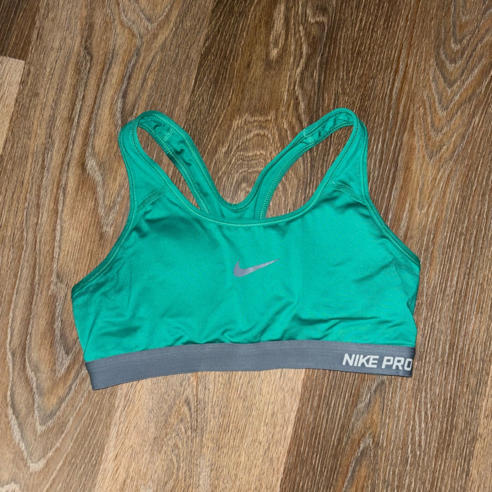 NIKE PRO sports bra